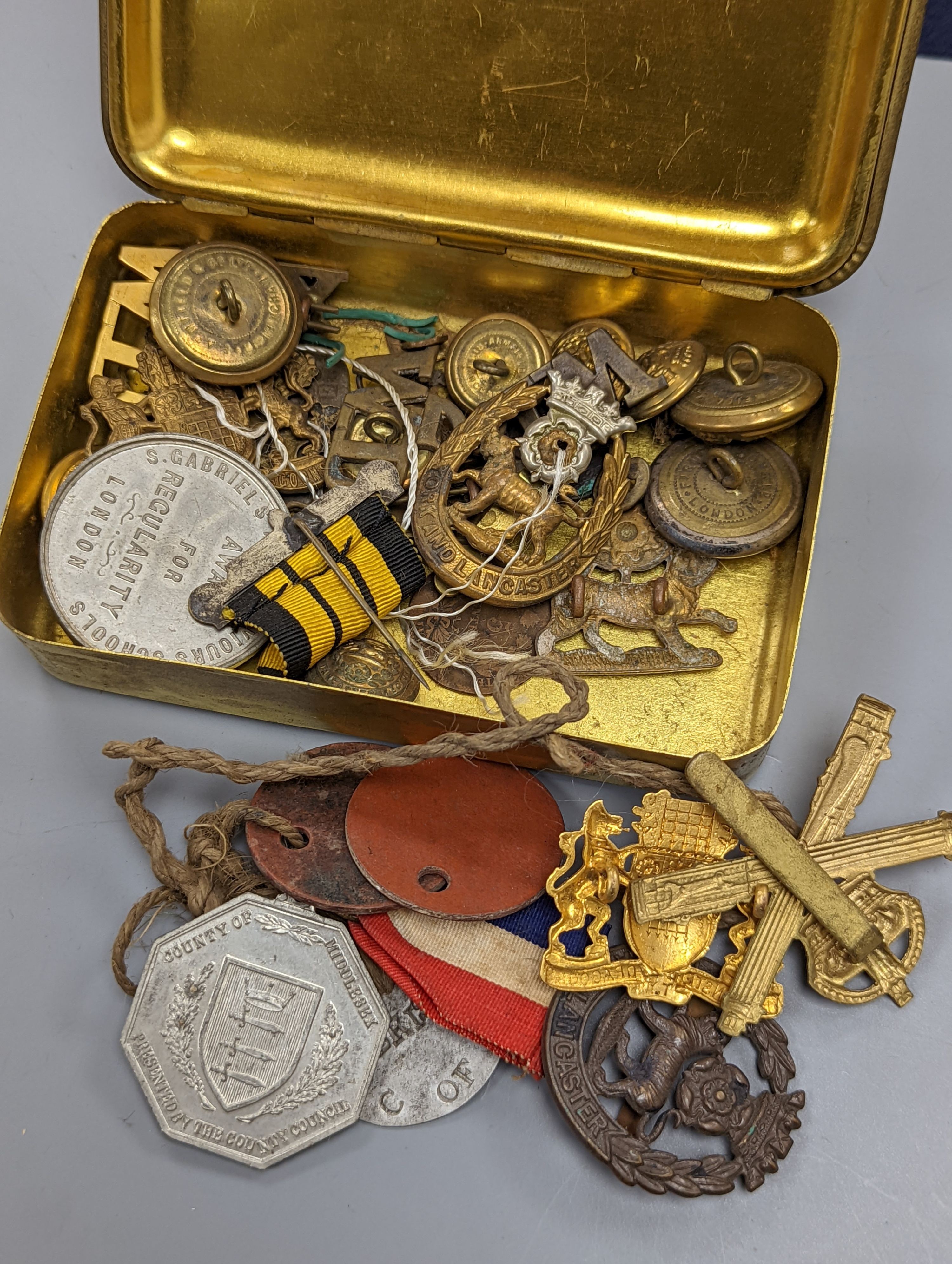 A WW1 pair to 1748 SJT. O.H.BRISTOL 2- CO. OF LOND, Y. and Related Badges, buttons, dog tags and other medals